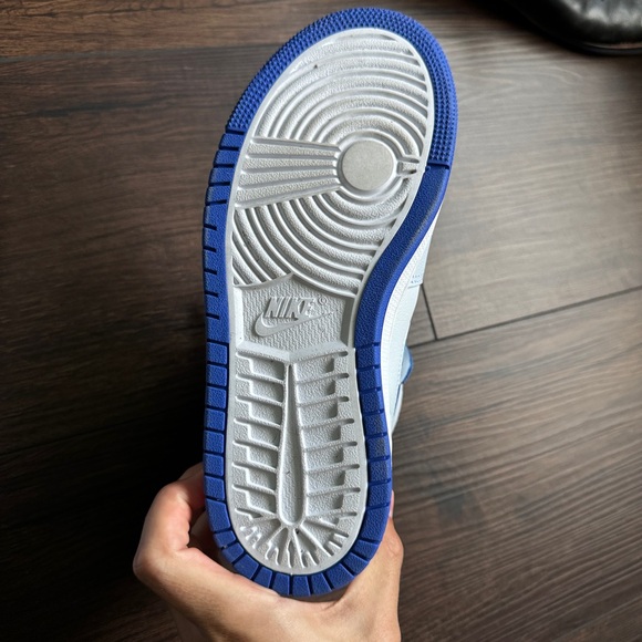 Women Jordan size 6.5 - Picture 3 of 7